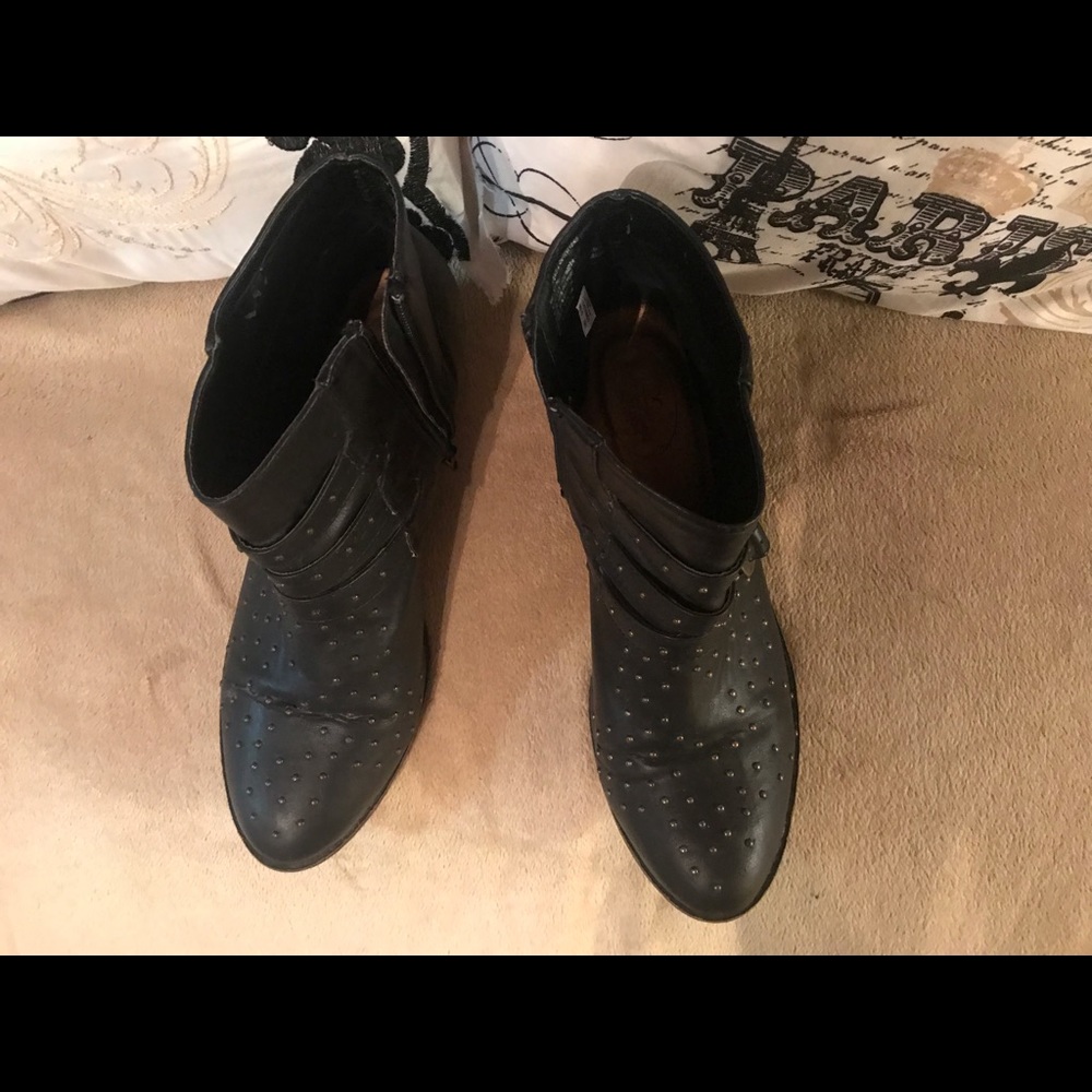 American Eagle studded booties